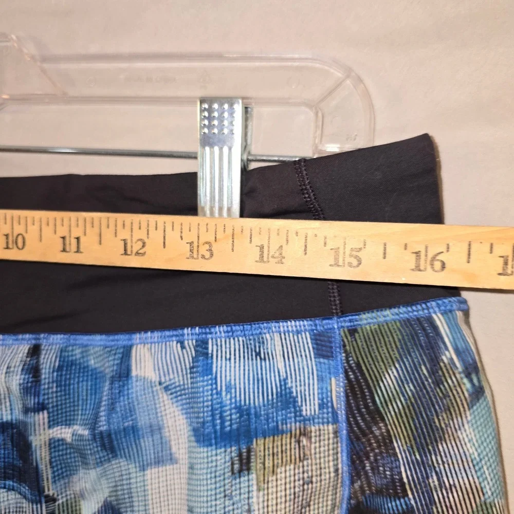 Lululemon Speed Up Short 8 Women Blue Black Abstract Print Running Athletic 2.5